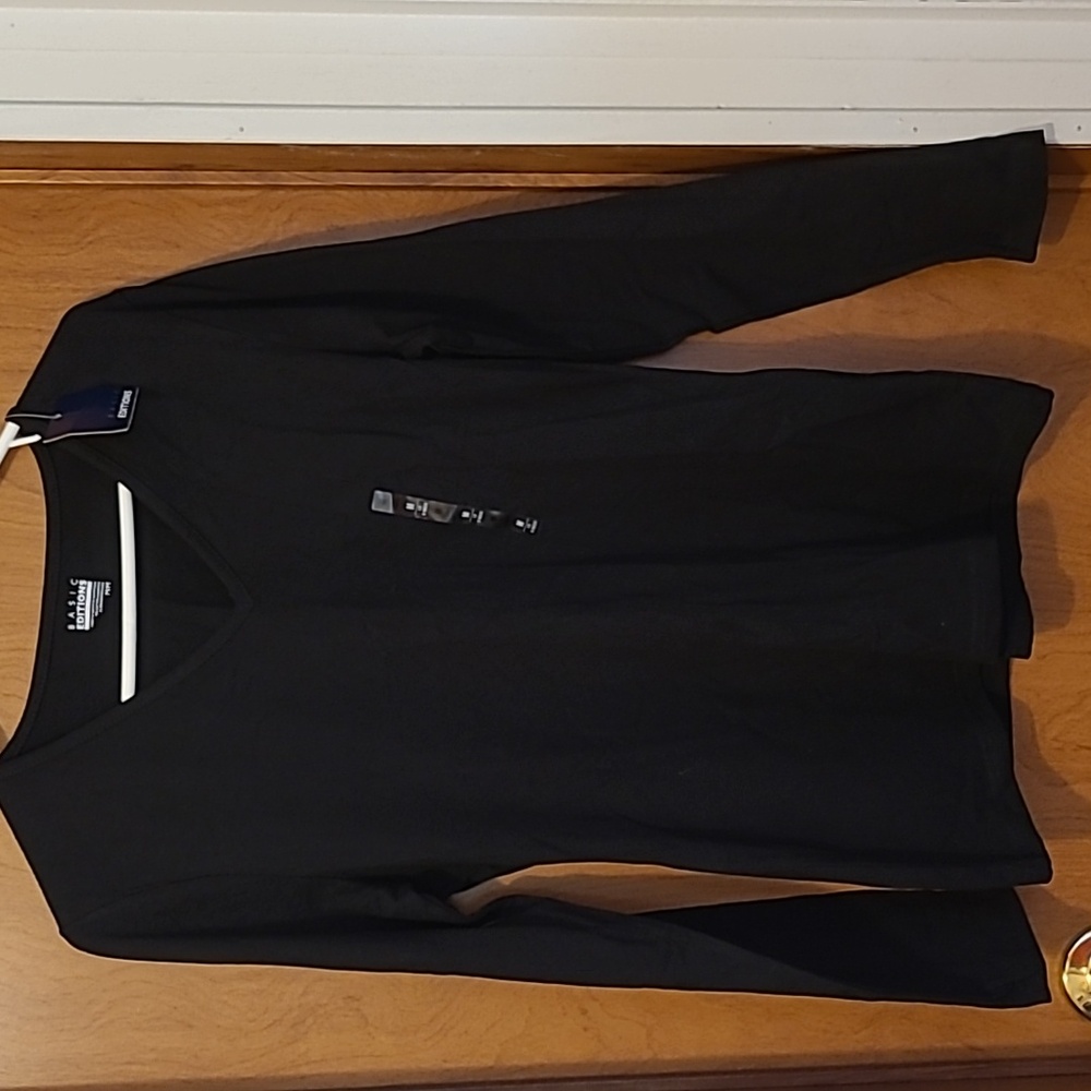 Basic Edition size Medium black top